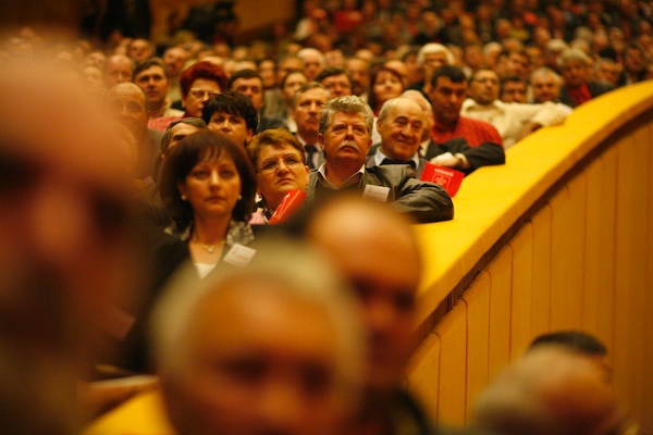 Andrei Spirache - Rosu